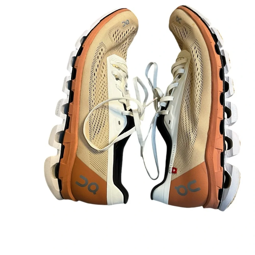 Onclouds woman’s Cloudbloom size 10
